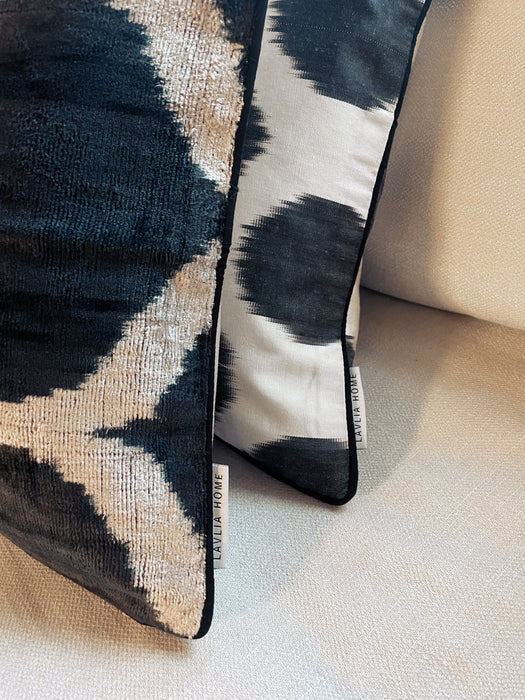 LAVLIA HOME silkkityyny, 40X40 mustavalkoinen